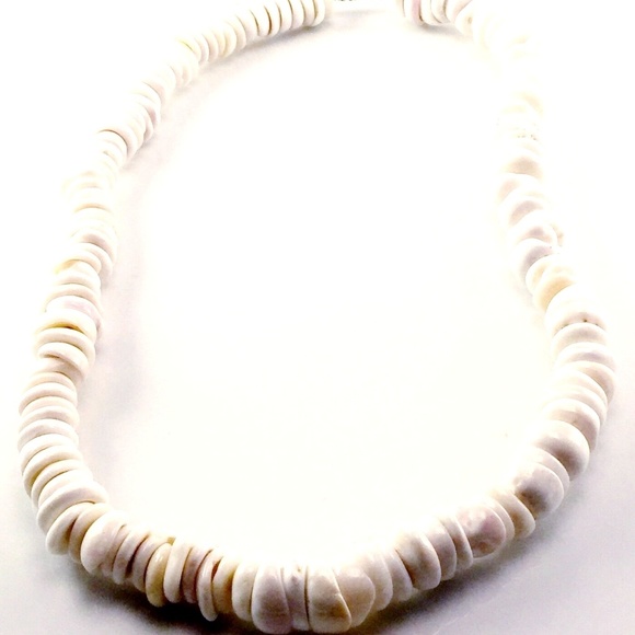 Jewelry - MASSIVE 223 GRAM PUKA SHELL NECKLACE 25 INCH RARE